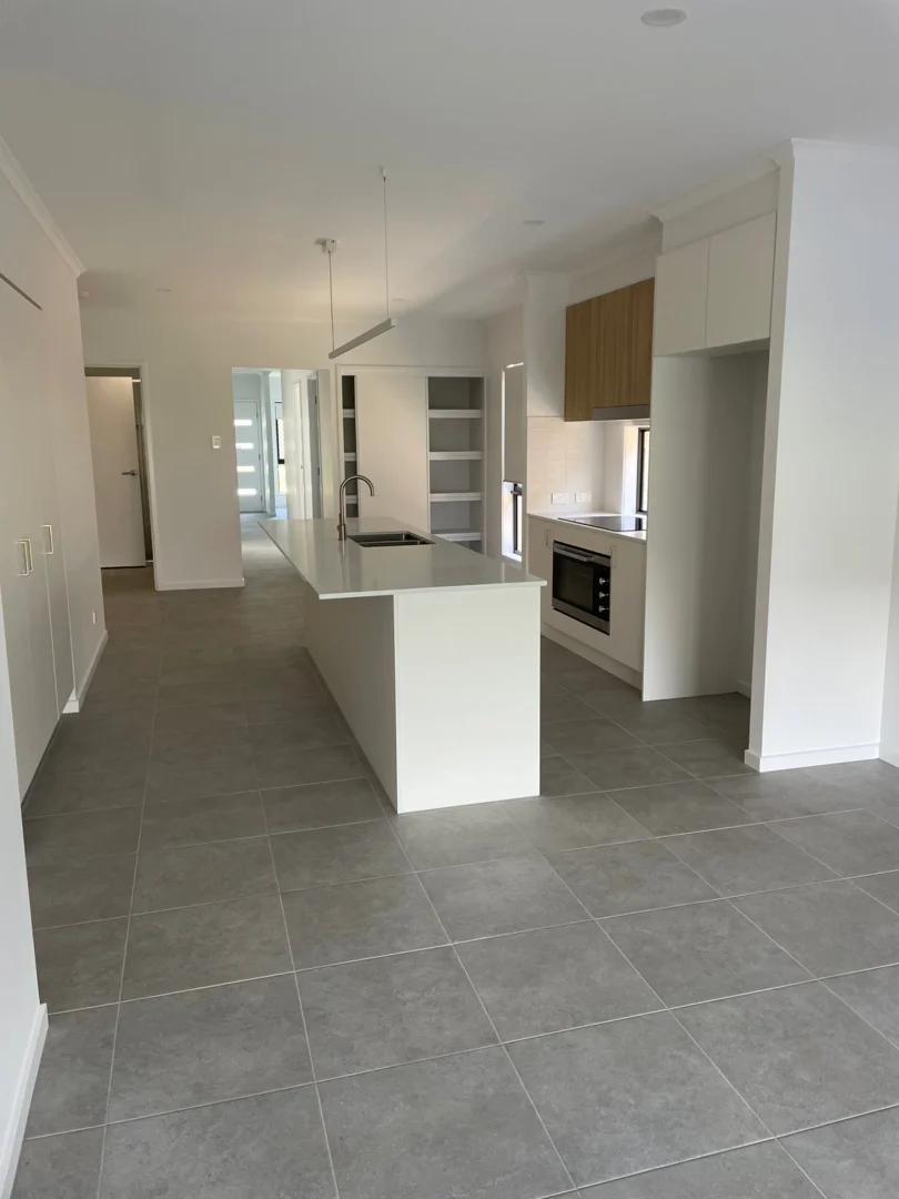 40 Dugong Cres, Deception Bay QLD 4508 photo 3