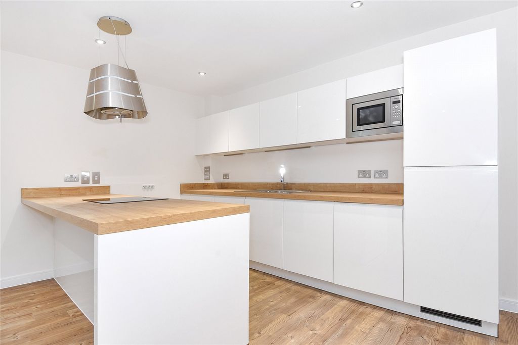 Additional image 6 of 1 bed flat for saleLymington, Hampshire SO41