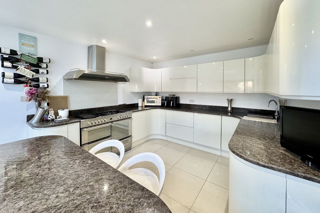 Additional image 10 of 4 bed detached house for saleMortimer Road, Queens Park, Bournemouth BH8
