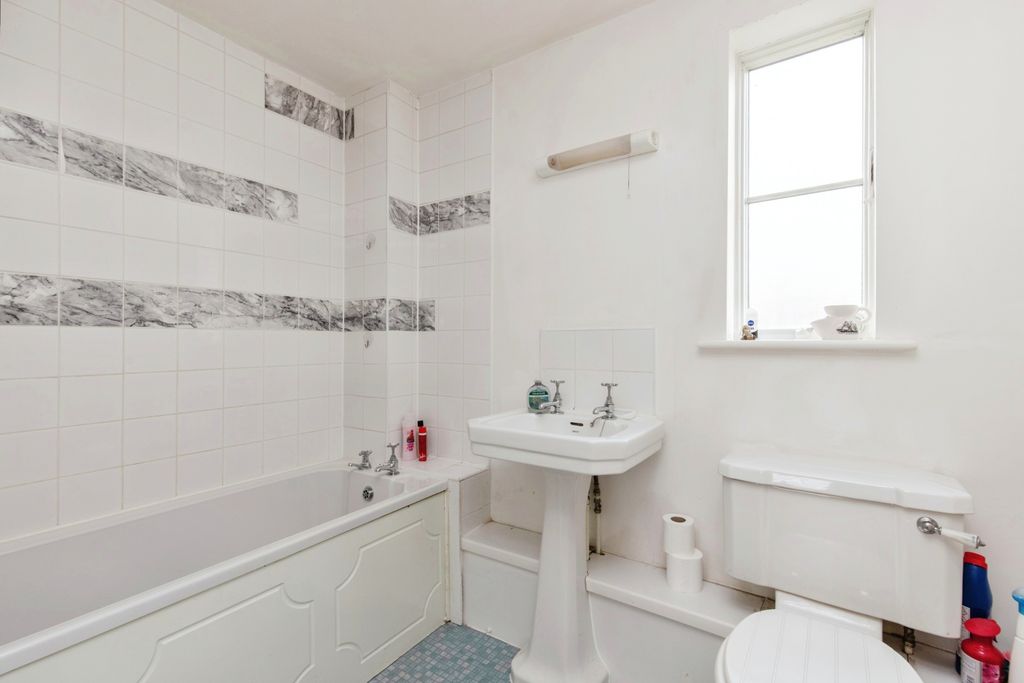 Additional image 12 of 3 bed flat for saleRoyffe Way, Bodmin, Cornwall PL31