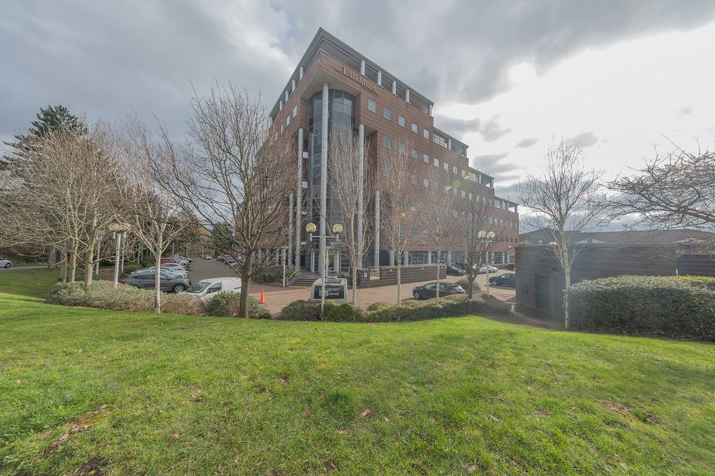 2 bed flat for saleWaterfront West, Brierley Hill DY5