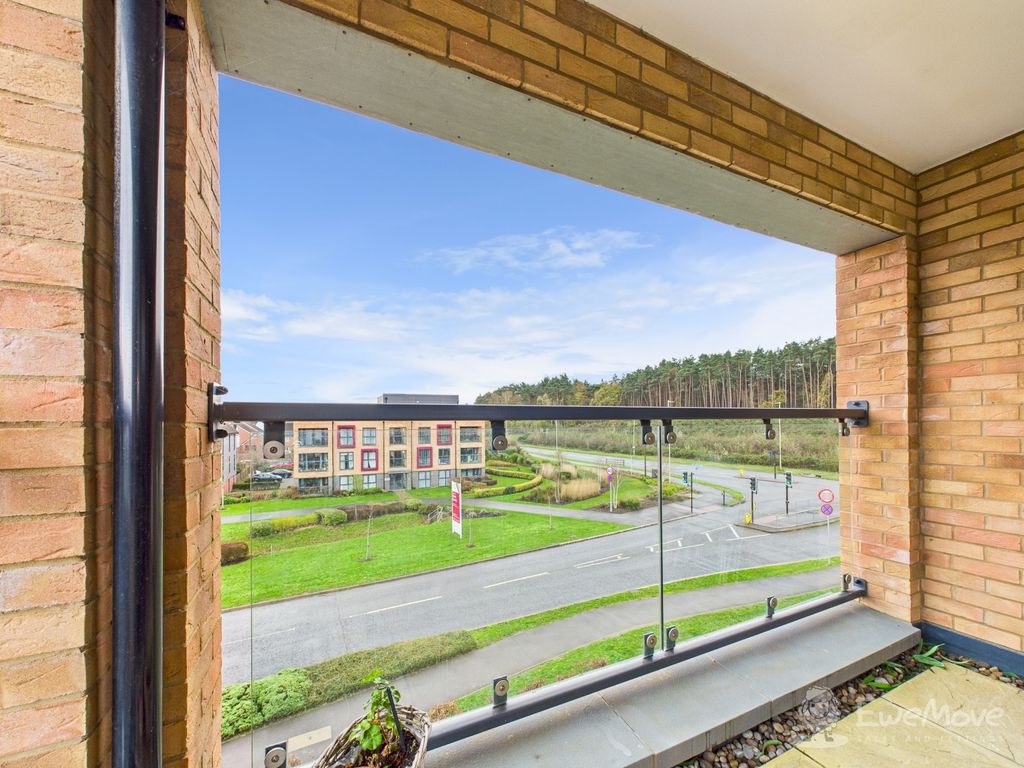 Additional image 8 of 2 bed flat for saleThorpe Court, Thorpe Close, Bordon GU35