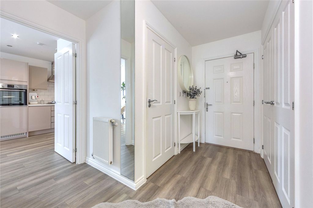 Additional image 8 of 2 bed flat for saleElstree Way, Borehamwood, Hertfordshire WD6