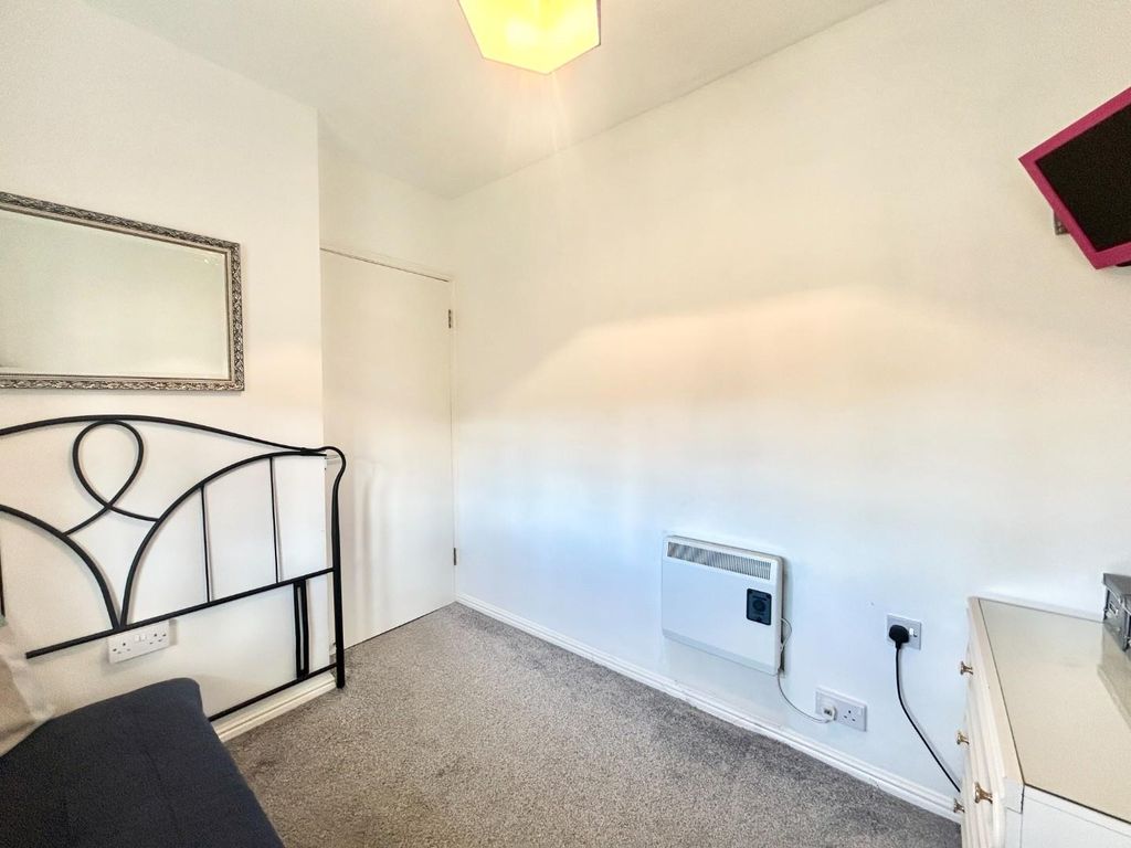 Additional image 20 of 2 bed flat for sale2 Bed First Floor Flat, Avenue Court, Westgate, Bridlington YO16