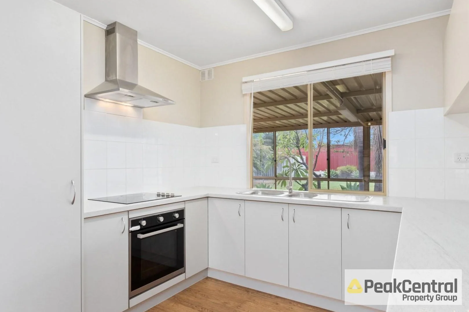 8 Prosser Way, Singleton WA 6175 photo 2