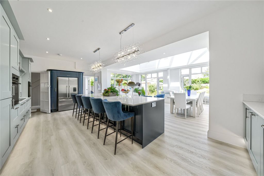 Additional image 9 of 6 bed detached house for saleSouth Walk, Middleton-On-Sea, West Sussex PO22