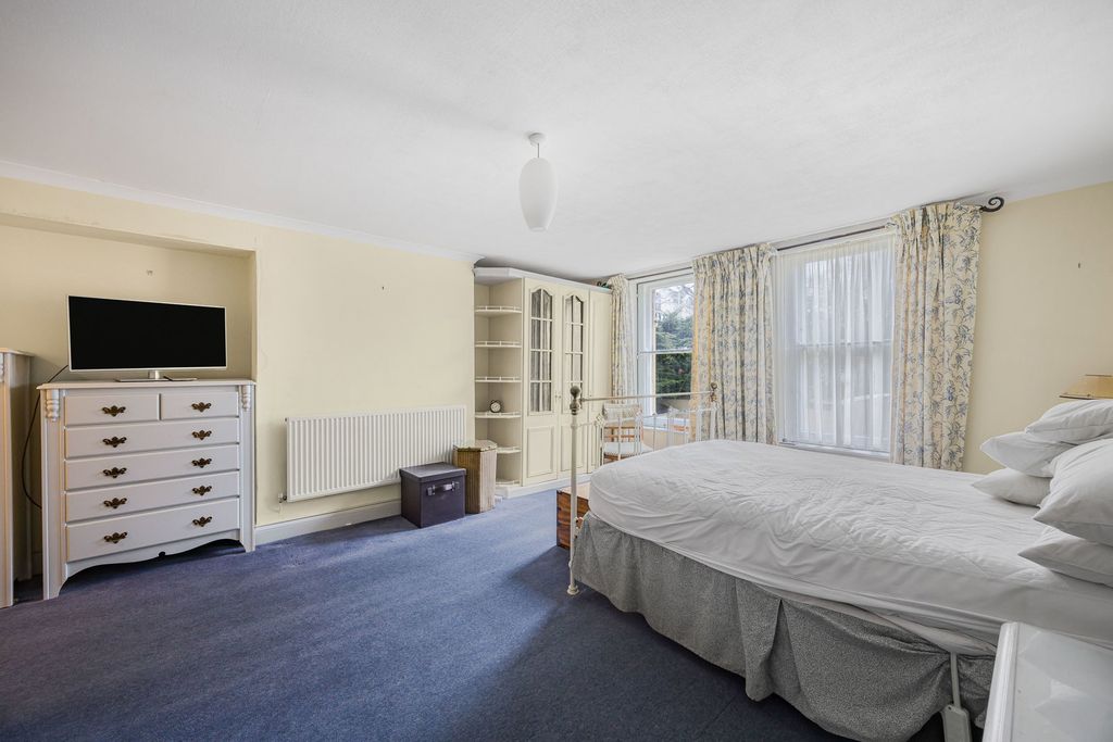 Additional image 14 of 2 bed flat for saleWellington Square, Cheltenham GL50
