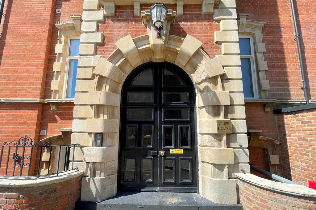 Additional image 11 of 2 bed flat for saleChevalier Road, Felixstowe, Suffolk IP11