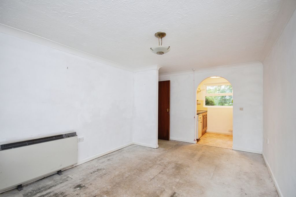 Additional image 4 of 1 bed flat for saleChestnut House, Blandford Forum DT11