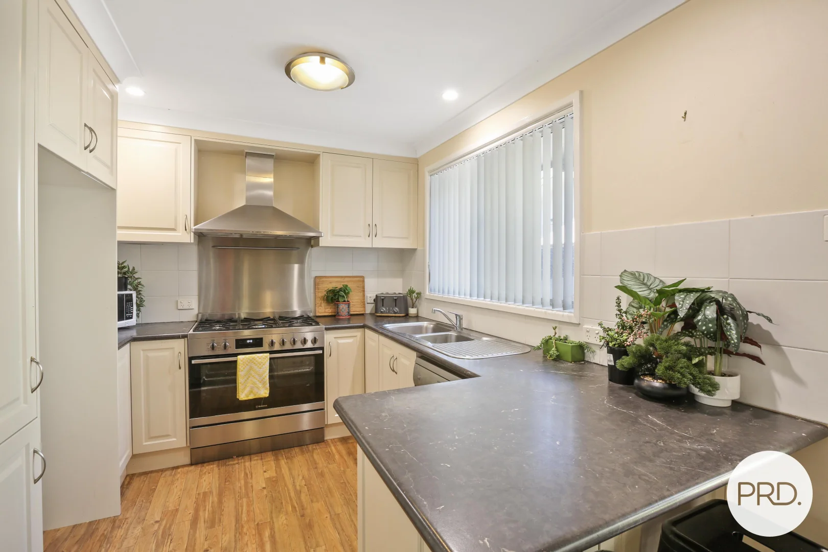 9 Compton Street, Dapto NSW 2530 photo 2