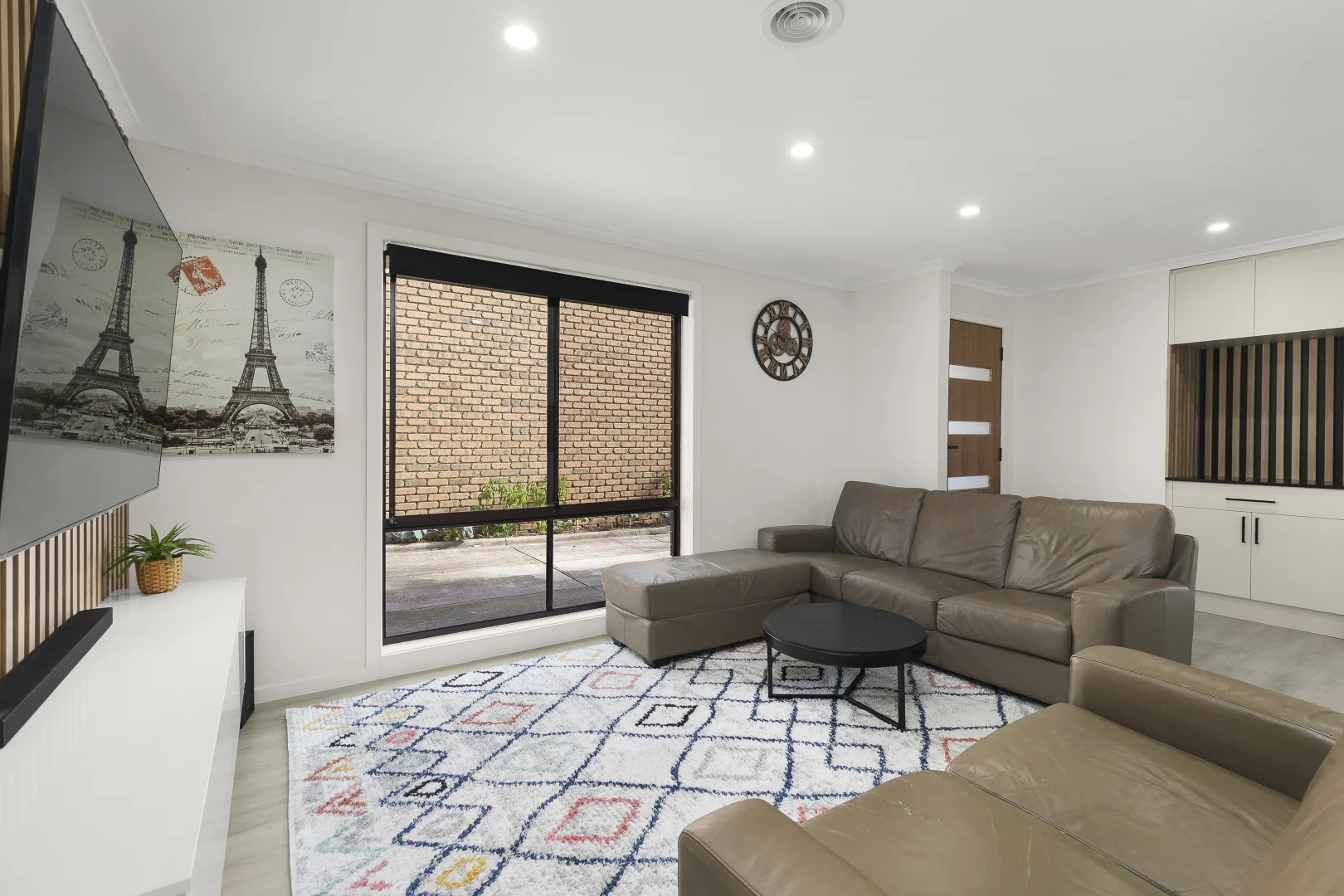 20 Goodenia Close, Meadow Heights VIC 3048 photo 4