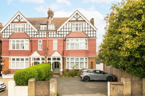 Tooting Bec Gardens, Streatham SW16