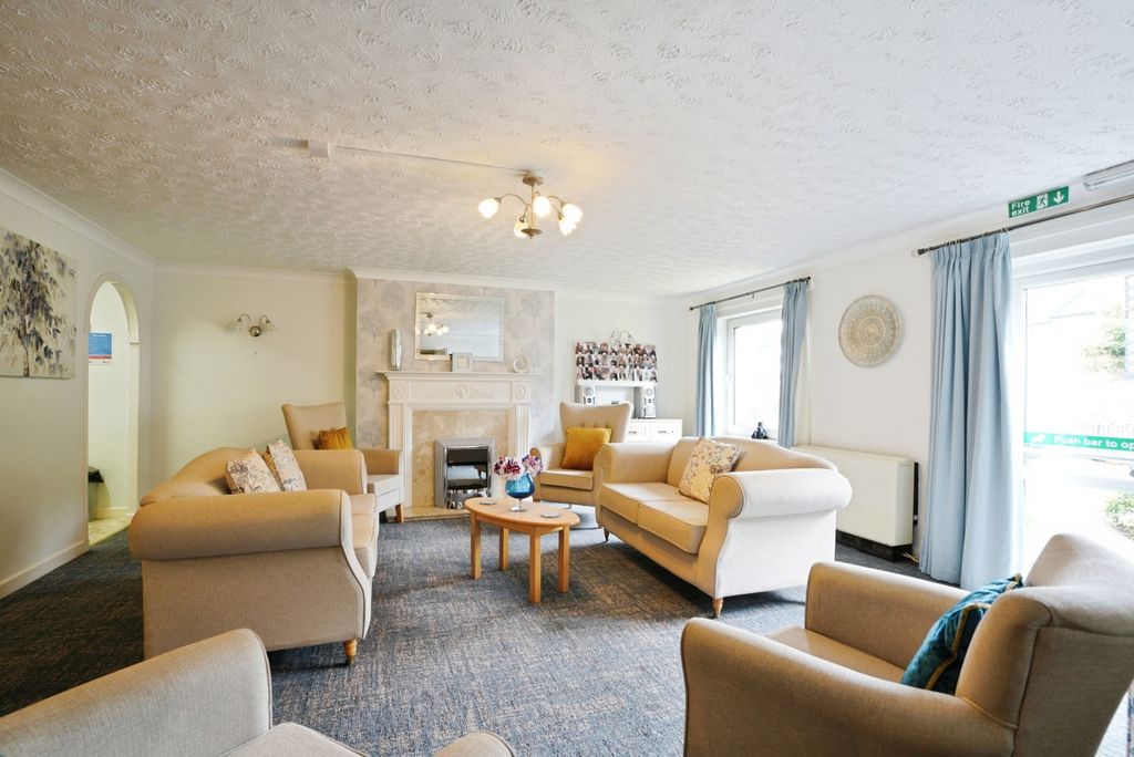 Additional image 8 of 1 bed flat for saleBerrycoombe Road, Bodmin, Cornwall PL31