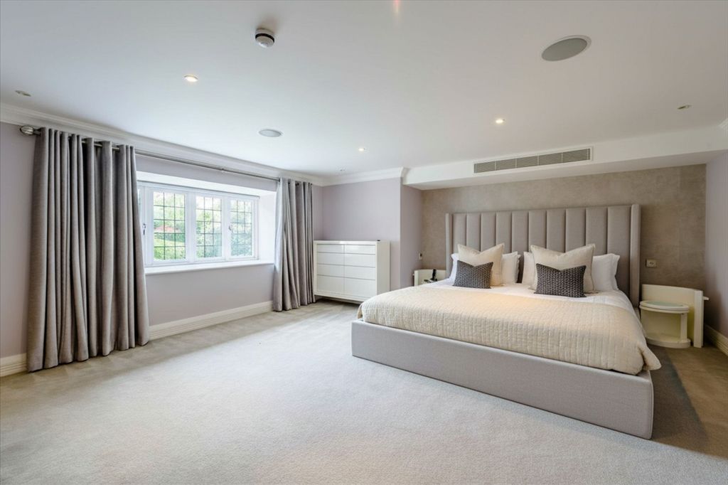 Additional image 9 of 5 bed detached house for salePark Lane, Hale WA15