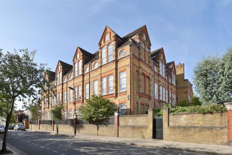 Scholars Place, Stoke Newington N16