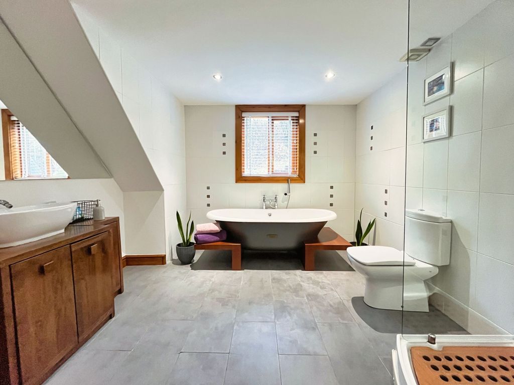 Additional image 20 of 4 bed detached house for saleThistledome, 25 Oakmead Road, Llanharan, Pontyclun CF72