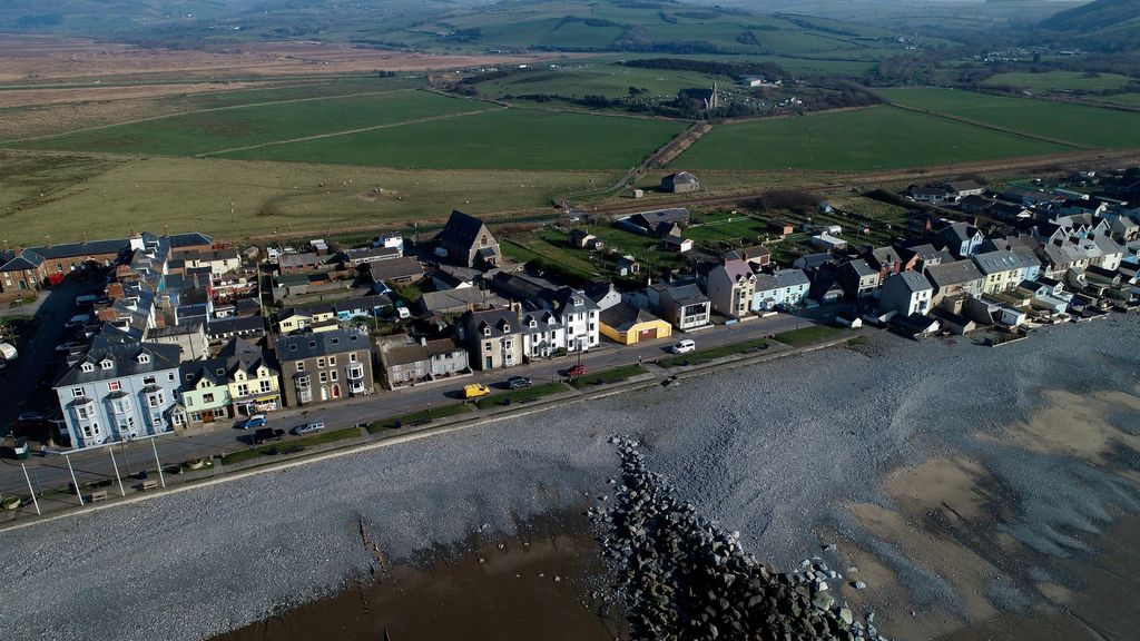 Additional image 2 of 7 bed semi-detached house for saleHigh Street, Borth SY24