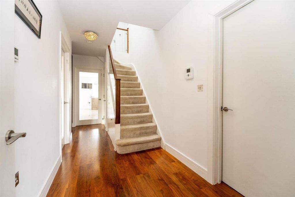 Additional image 11 of 4 bed semi-detached house for saleOakwood Avenue, Borehamwood WD6