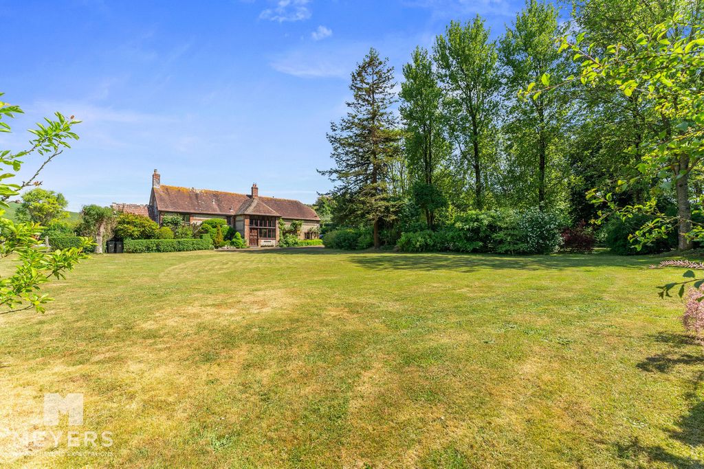 5 bed barn conversion for saleWinfrith Newburgh, Dorchester, 8 DT2 photo 2
