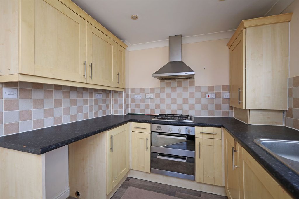 Additional image 5 of 1 bed flat for saleSt Thomas Drive PE21