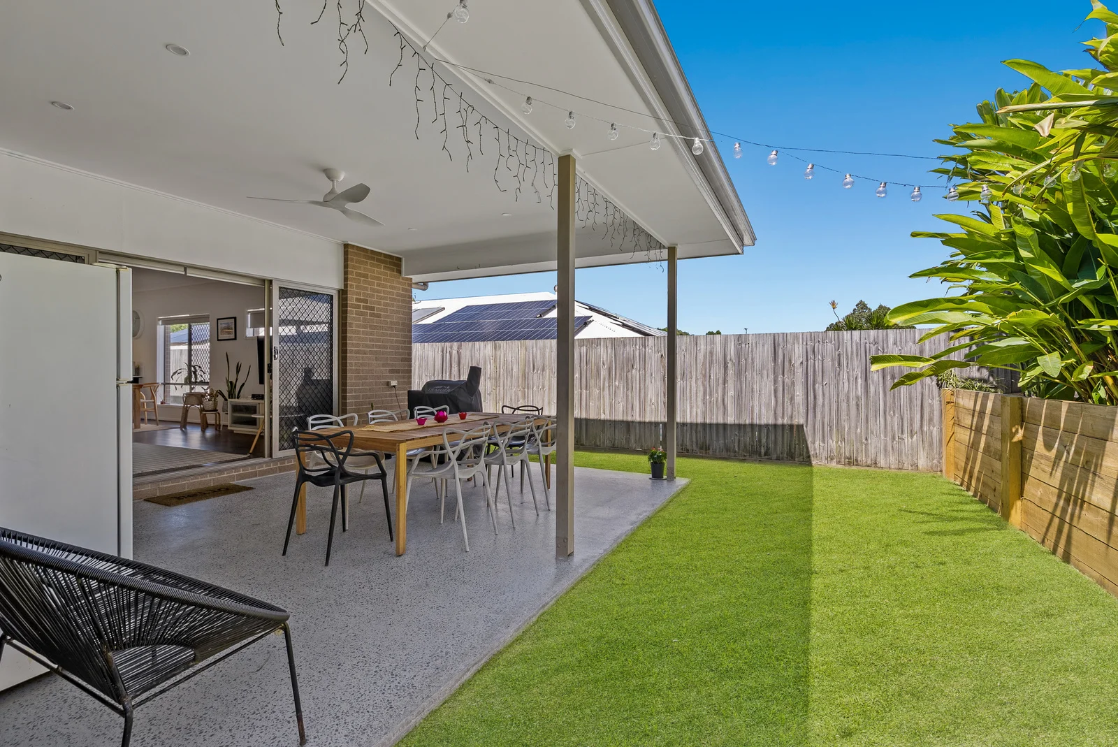 23 Sapphire Place, Elanora QLD 4221 photo 5