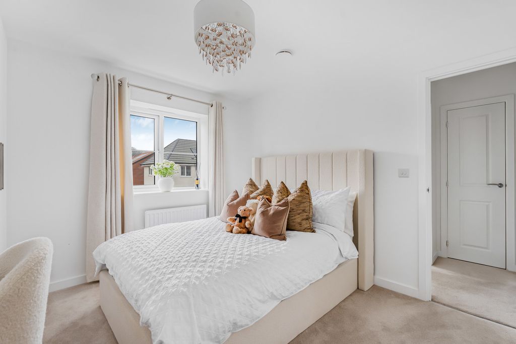 Additional image 14 of 4 bed detached house for saleMiles Road, Bordon, Hampshire GU35
