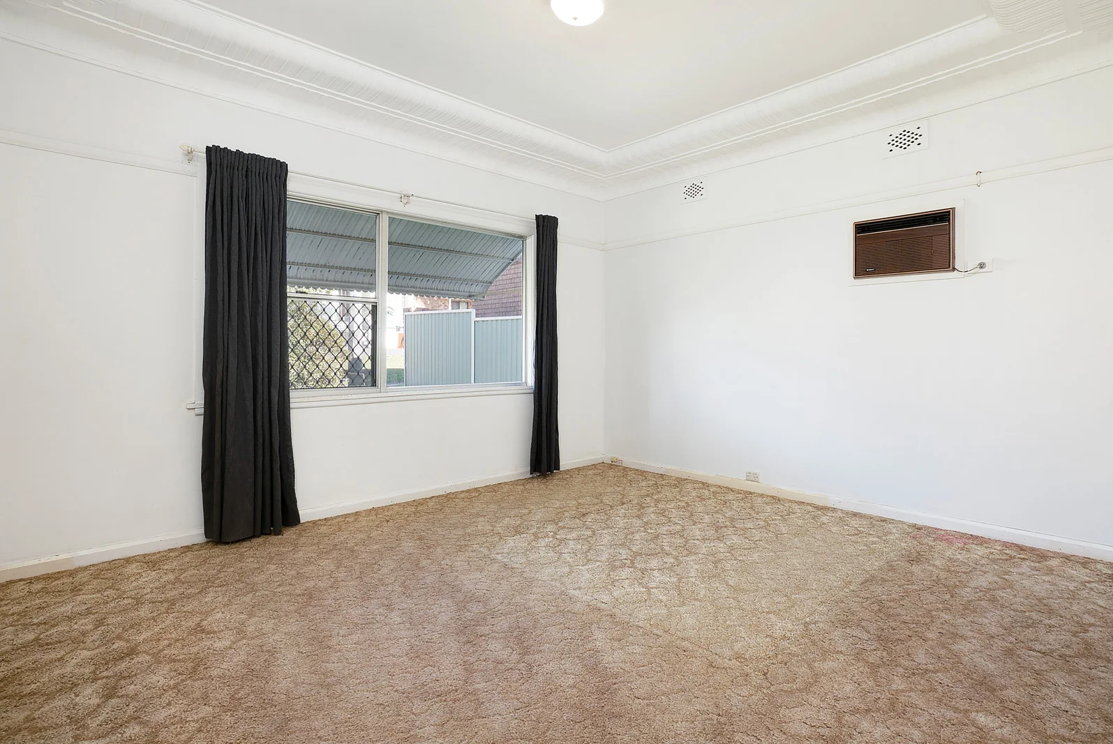 Additional image 3 of 136 Bassett St, Hurstville NSW 2220