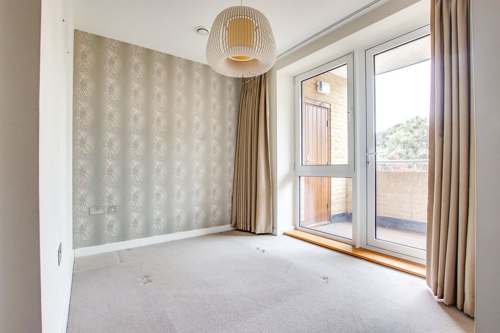 Additional image 10 of 2 bed flat for saleAlmansa Way, Lymington SO41