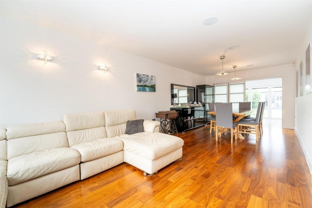 Additional image 2 of 4 bed semi-detached house for saleOakwood Avenue, Borehamwood WD6