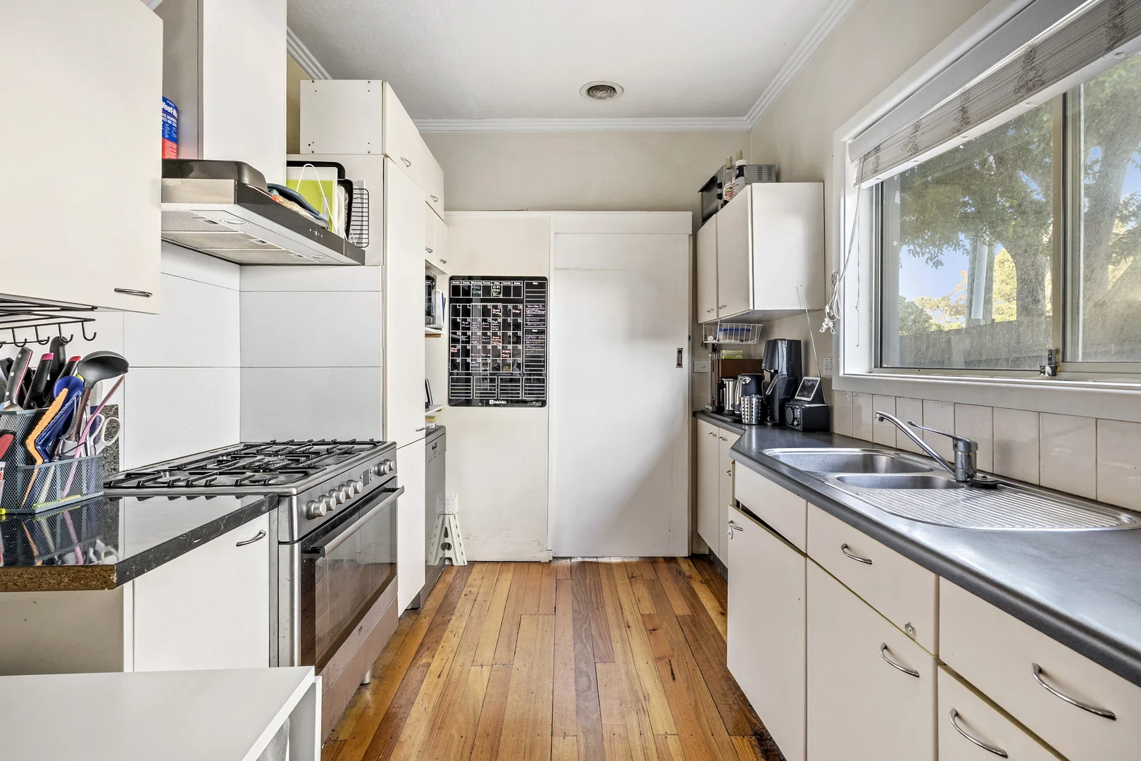 6 Railway Parade, Seaford VIC 3198 photo 4