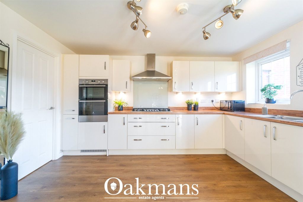 Additional image 5 of 4 bed detached house for saleSaxifrage Close, Bromsgrove, Worcestershire B61