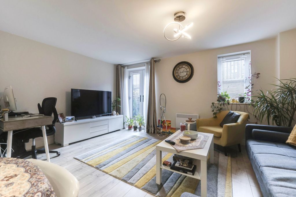 Additional image 2 of 1 bed flat for saleHarrogate Road, Bradford, West Yorkshire BD10