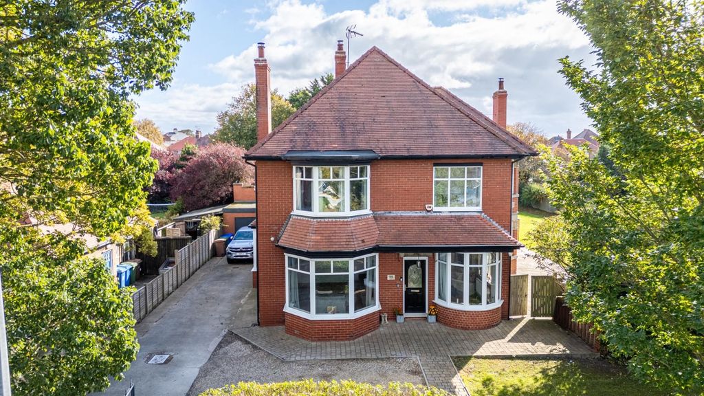 Additional image 5 of 6 bed detached house for saleKingsgate, Bridlington YO15