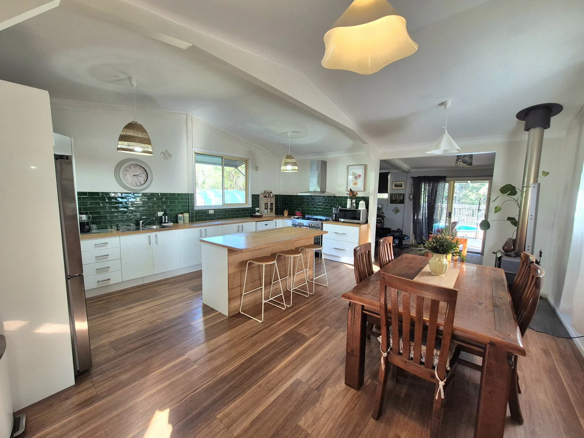 Additional image 3 of 44 Gilliland Crescent, Blackbutt North QLD 4314