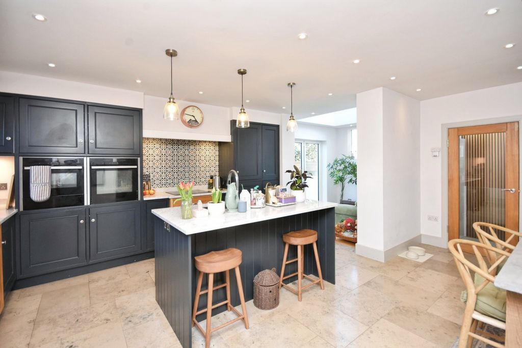 Additional image 2 of 3 bed semi-detached house for saleSeacroft Road, Broadstairs, Kent CT10