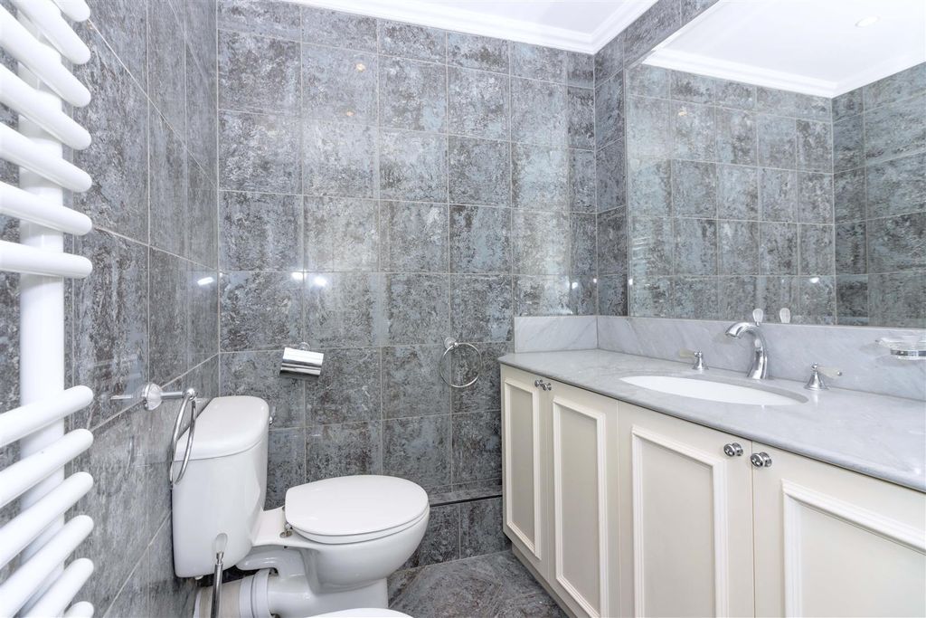 Additional image 20 of 2 bed flat for saleRussell Square, Brighton BN1