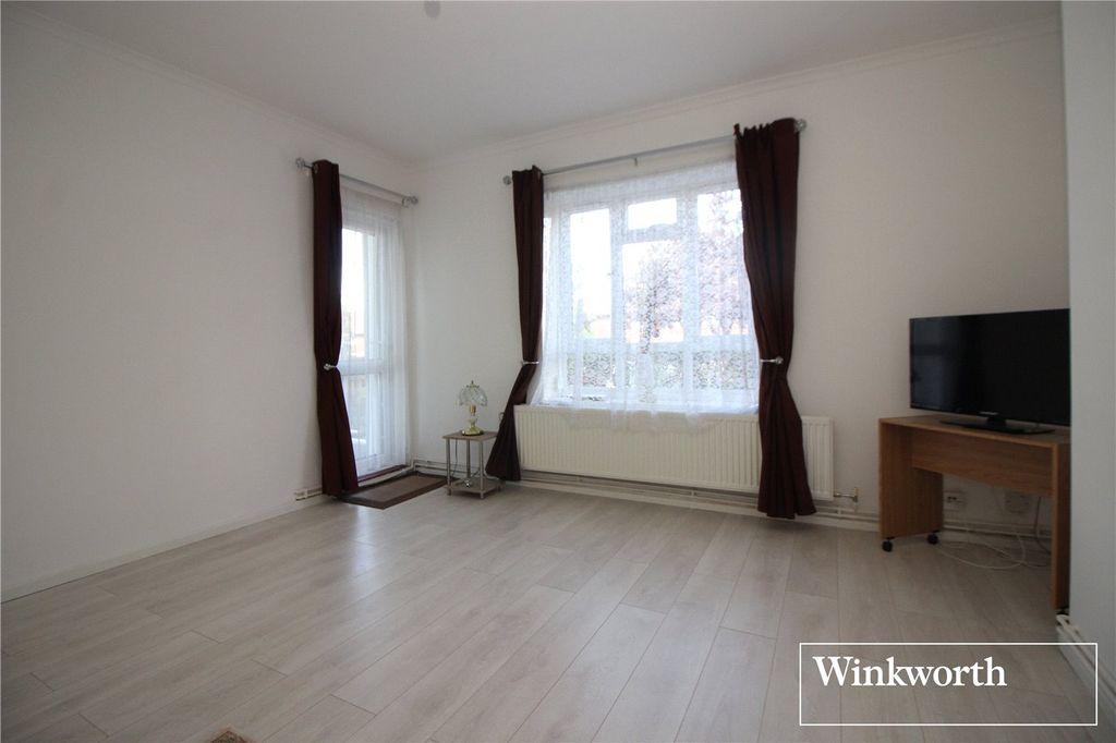 Additional image 5 of 2 bed flat for saleAllerton Road, Borehamwood WD6