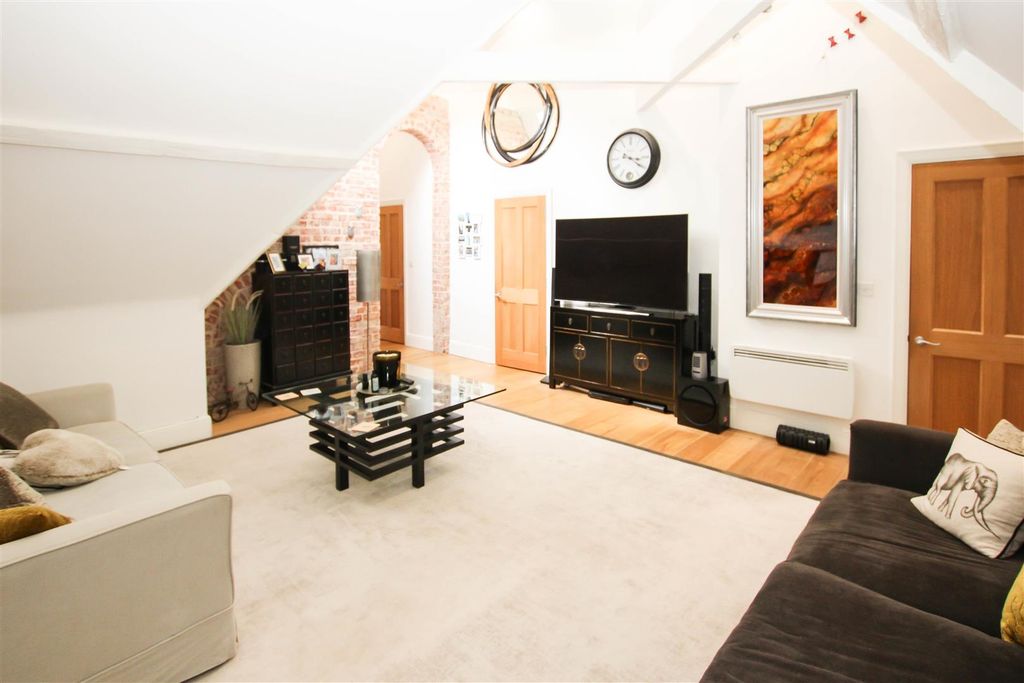 Additional image 15 of 2 bed flat for saleThe Galleries, Warley, Brentwood CM14
