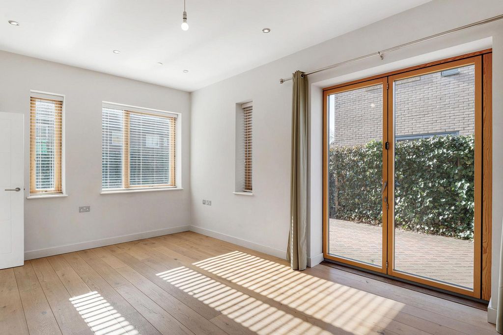 Additional image 3 of 4 bed semi-detached house for saleGibsons Place, Brentford TW8