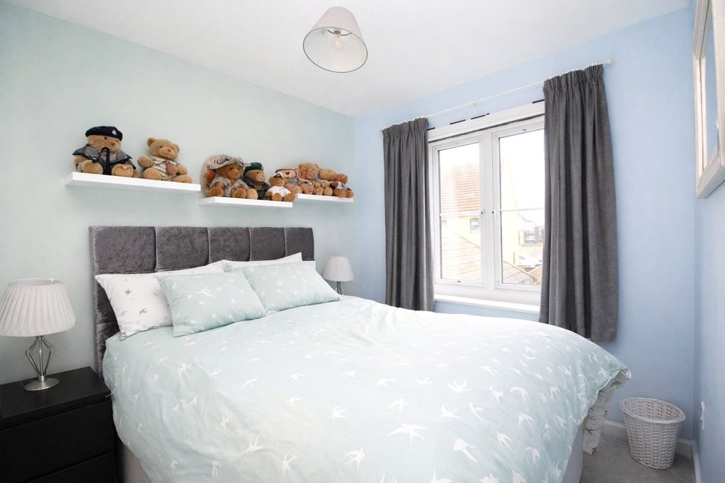 Additional image 8 of 4 bed semi-detached house for saleFalstaff Walk, Bordon, Hampshire GU35