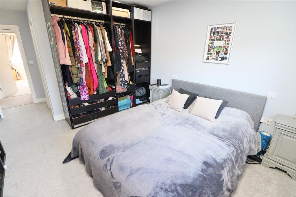 Additional image 17 of 5 bed semi-detached house for saleStanborough Avenue, Borehamwood WD6