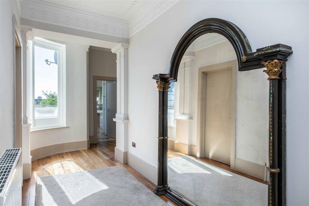Additional image 13 of 2 bed flat for saleWestern Terrace, The Park NG7