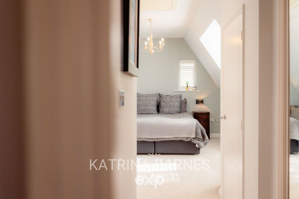 Additional image 27 of 6 bed detached house for saleGrantham Avenue, Great Notley CM77