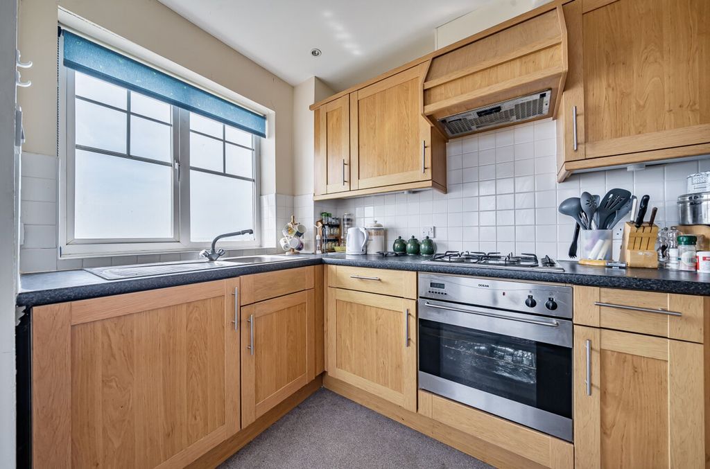 Additional image 3 of 2 bed flat for saleThompson Road, Bognor Regis PO22