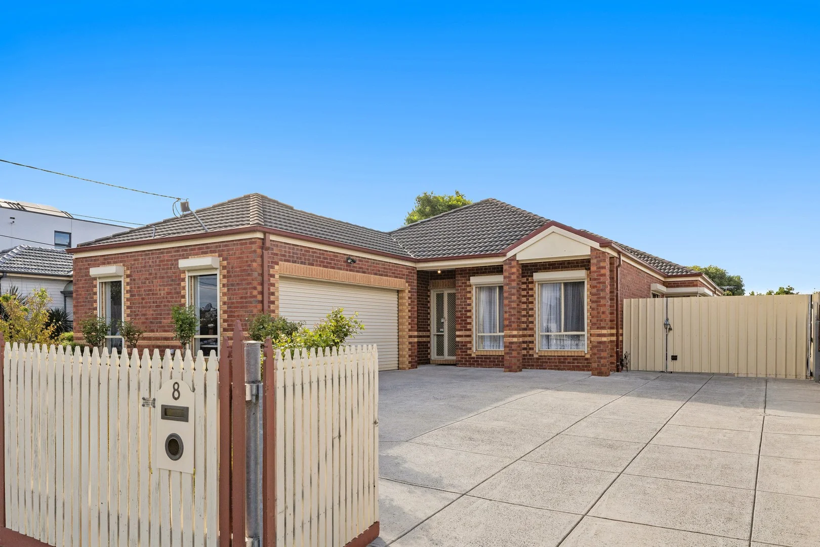 8 Melbourne Avenue, Glenroy VIC 3046