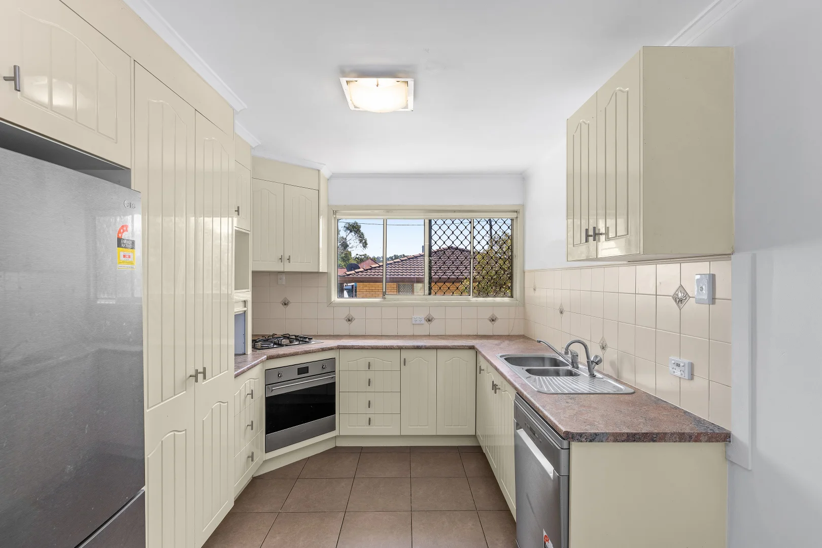 11 Devitt Street, Warwick QLD 4370 photo 3