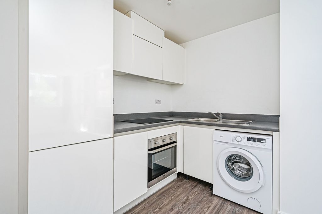 Additional image 5 of 2 bed flat for saleWaterfront West, Brierley Hill DY5