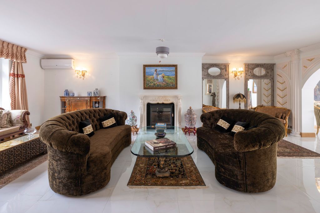 Additional image 8 of 8 bed detached house for saleForest Road, Bracknell RG42
