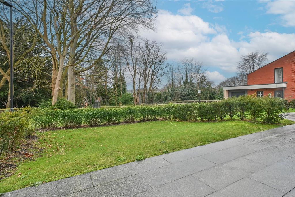 Additional image 4 of 2 bed flat for saleLa Plata House, Brentwood CM14