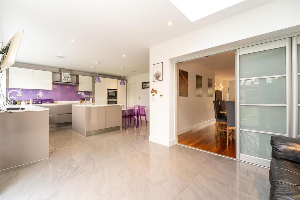 Additional image 5 of 4 bed semi-detached house for saleOakwood Avenue, Borehamwood WD6